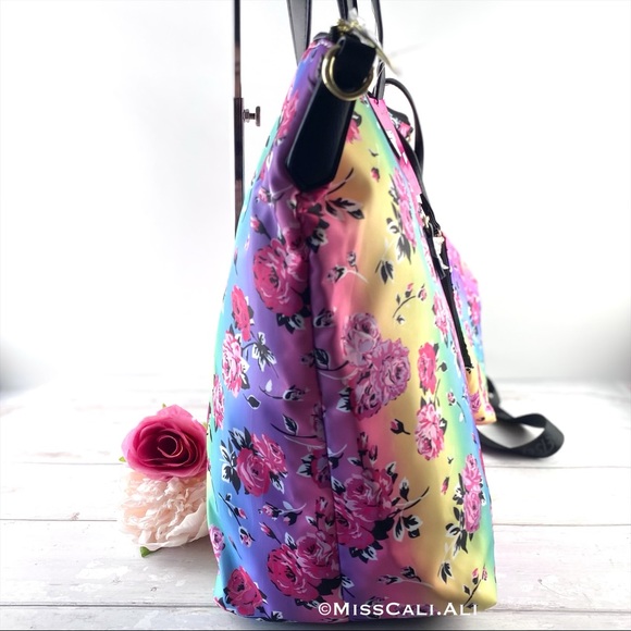 NWT BETSEY JOHNSON Floral Overnighter Weekender Travel Bag - Picture 6 of 16